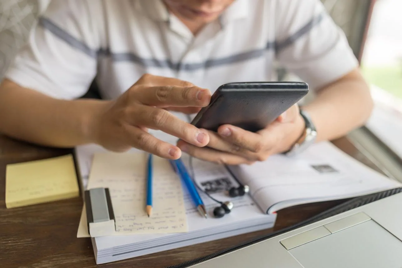 Clients search for help in moments of panic